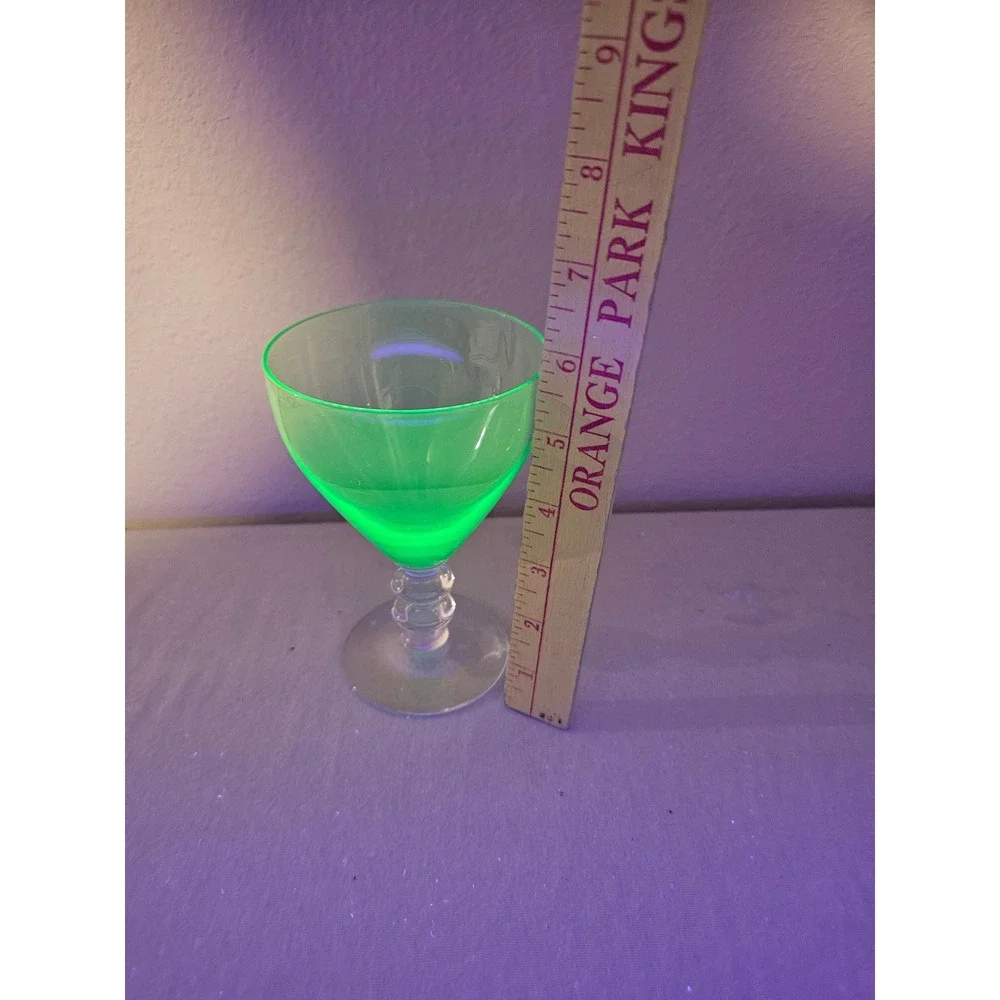 Uranium Glass 5.25